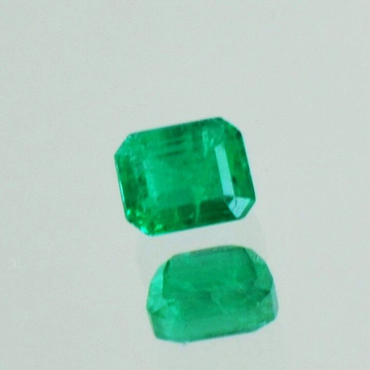 Emerald octagon green 0.56 ct