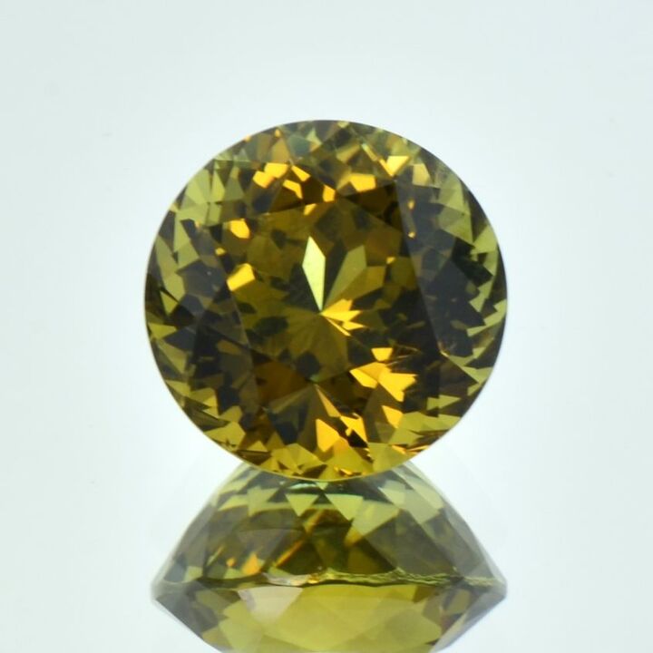 Chrysoberyl round greenish yellow 11.42 ct.