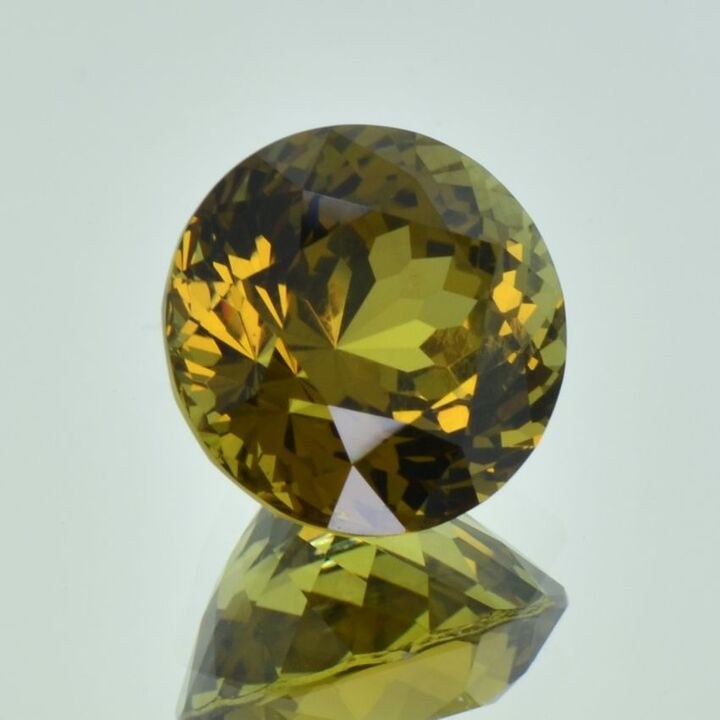 Chrysoberyl round greenish yellow 11.42 ct.