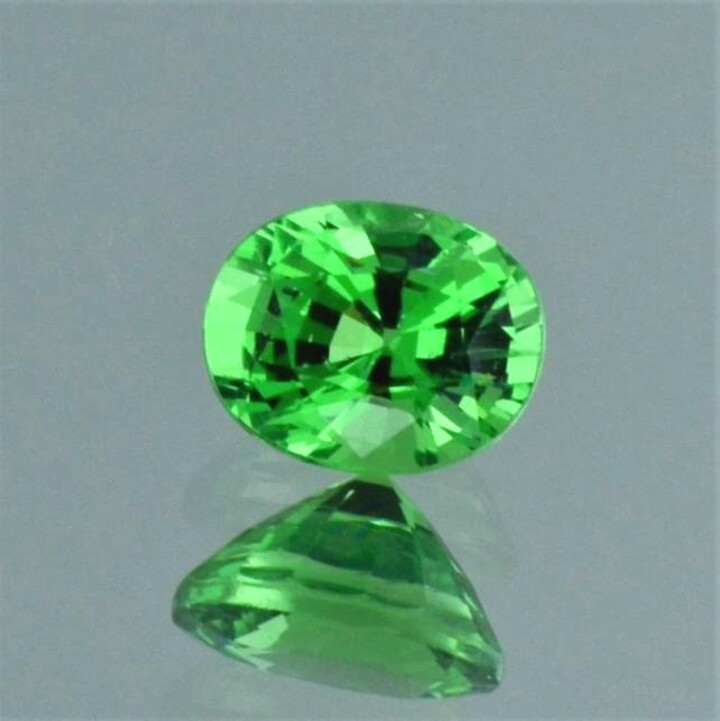 Tsavorit Granat oval grün 1,87 ct.