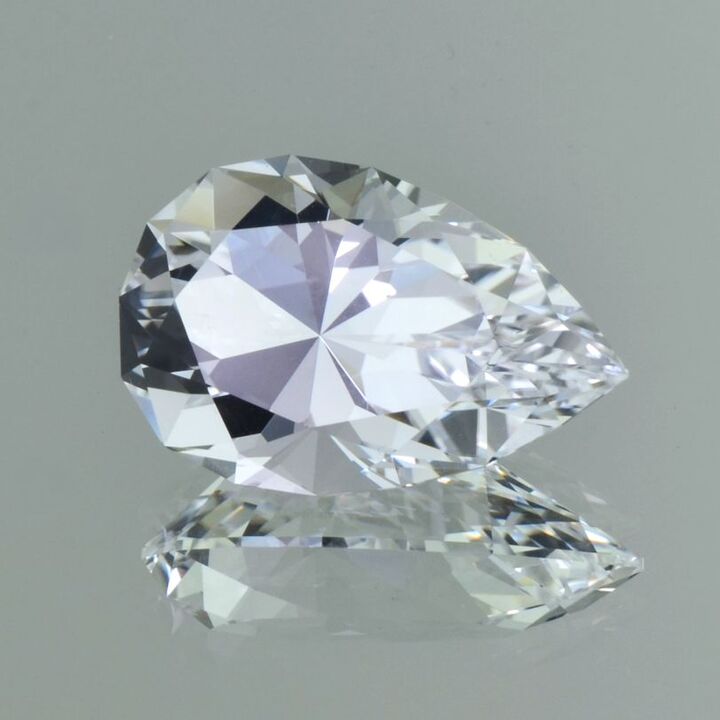 Topas Tropfen farblos 35,47 ct