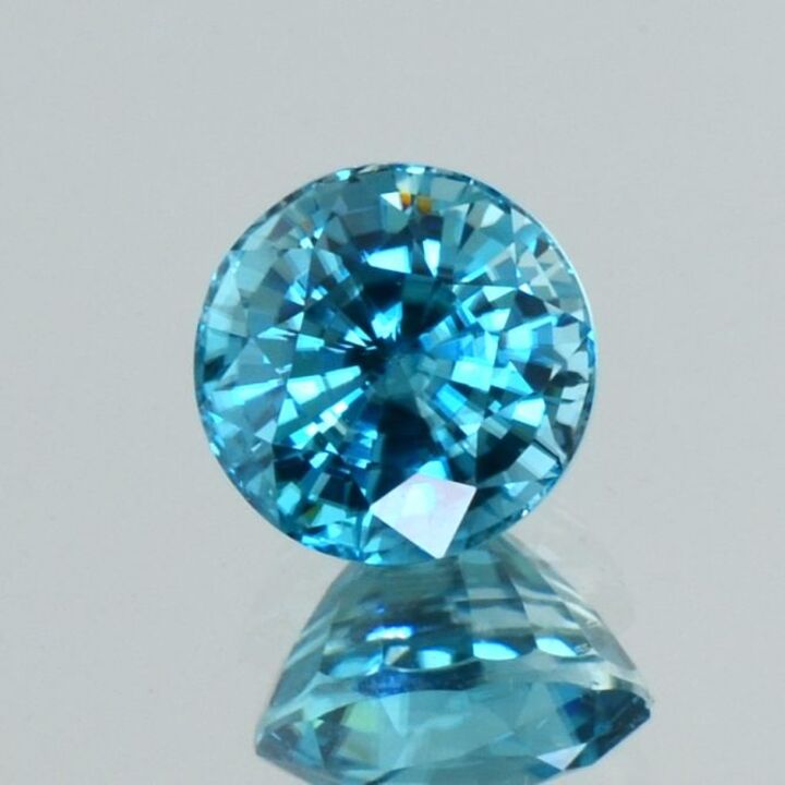 Zircon round blue 4.25 ct
