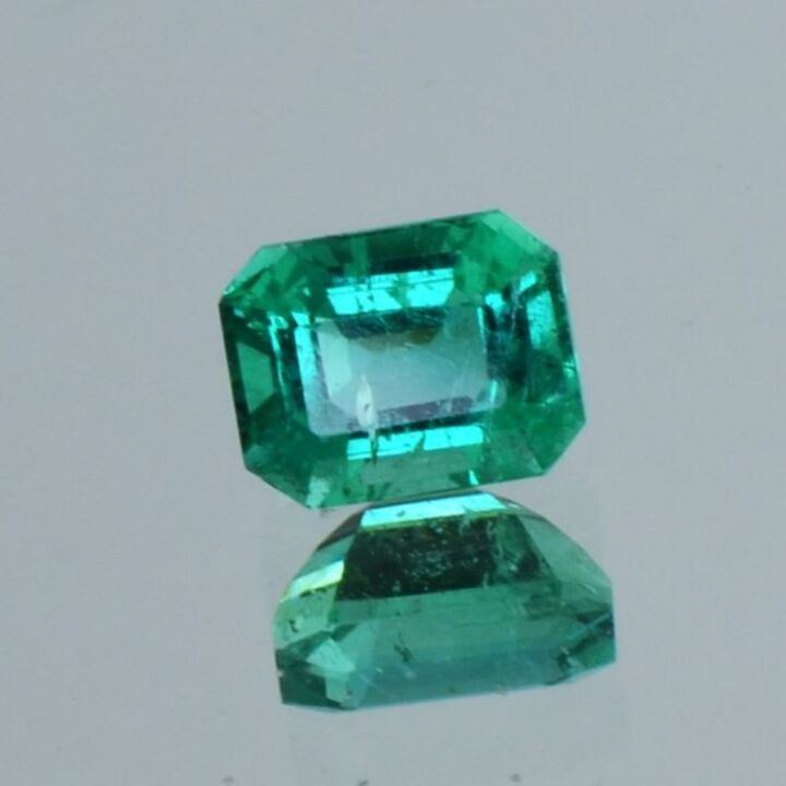 Smaragd octagon grün 1,57 ct.