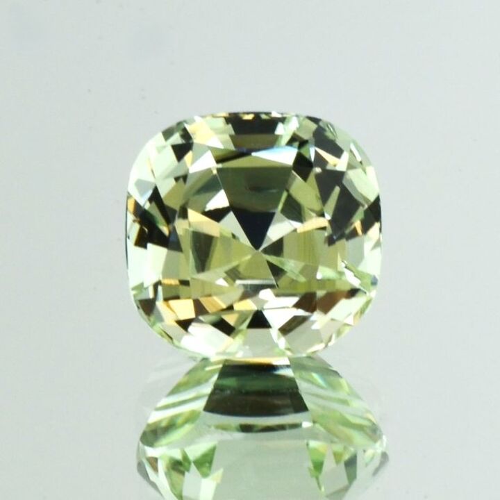 Turmalin antik helles Gelbgrün 10,69 ct.