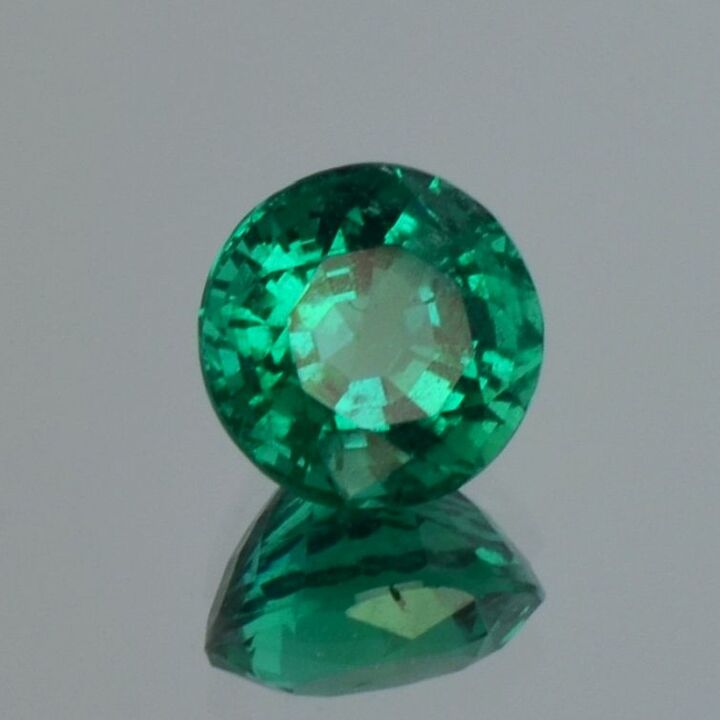 Emerald round green 1.76 ct.