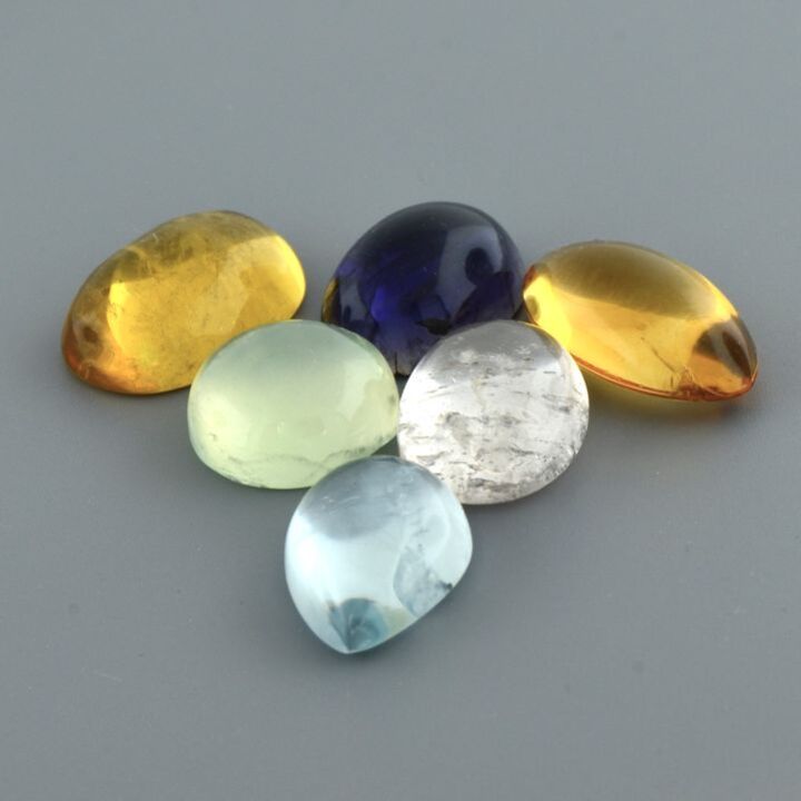 Mixed Lot cabochons multicolor 64.80 ct