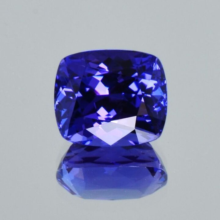 Tanzanite cushion intense Violettblau 6.31 ct.