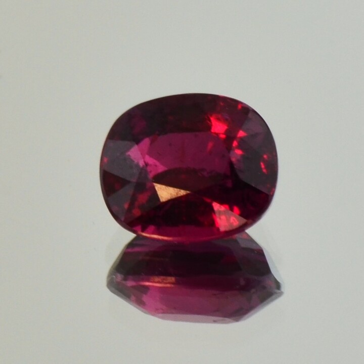 Rubin antikoval purpurrot unbehandelt 2,26 ct.