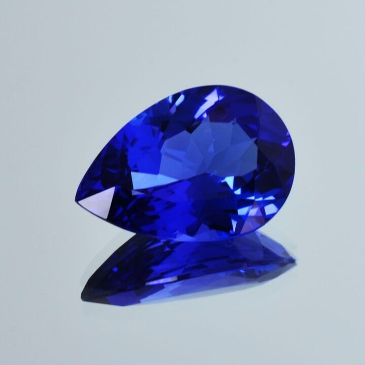 Tansanit Tropfen intensives Blau 10,54 ct.
