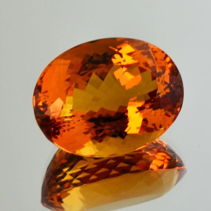 Imperial Topas oval orange unbehandelt 33,23 ct.