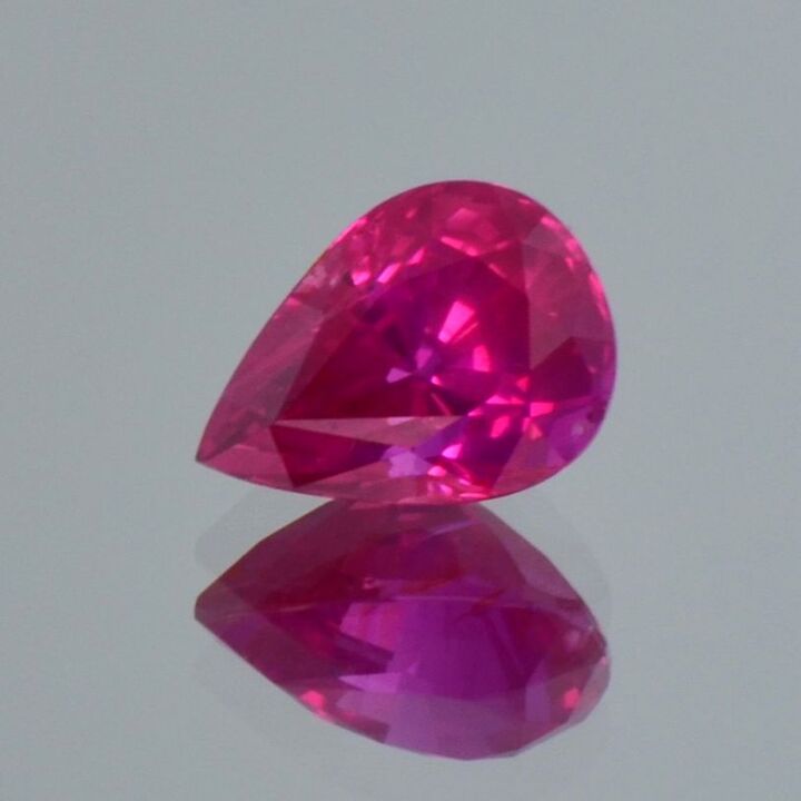Rubin Tropfen rötlich-pink unbehandelt 1,71 ct.