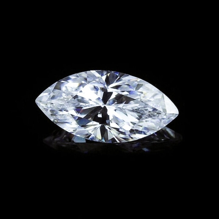 Diamant Navette brillantiert hochfeines Weiss (D) lupenrein 0,82 ct.