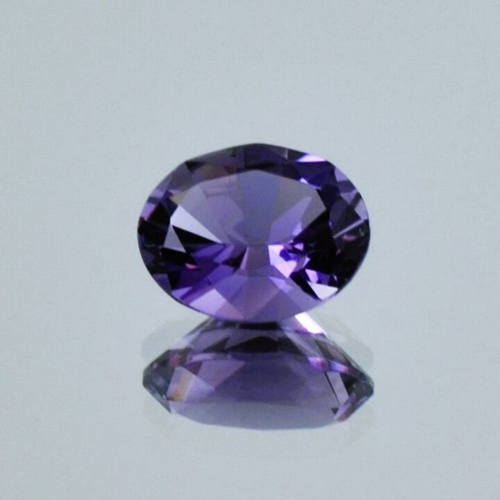 Skapolith Petschit oval violett 1,26 ct.