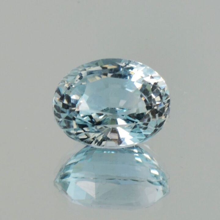Topas oval hellblau unbehandelt 9,57 ct.