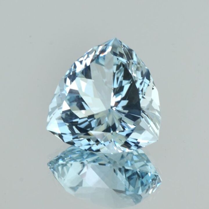 Topas Trillion hellblau unbehandelt 22,02 ct.