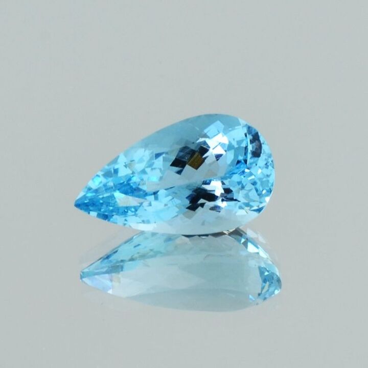 Aquamarine pear light blue 4.31 ct.