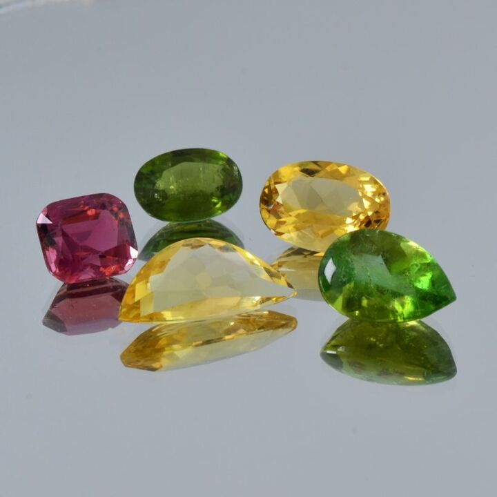 Gemischtes Farbsteine Lot facettiert multicolor 25,57 ct.
