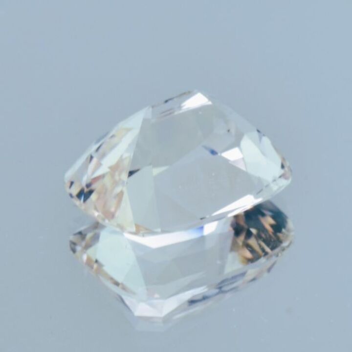 Topas antikoval farblos-getönt 19,63 ct.