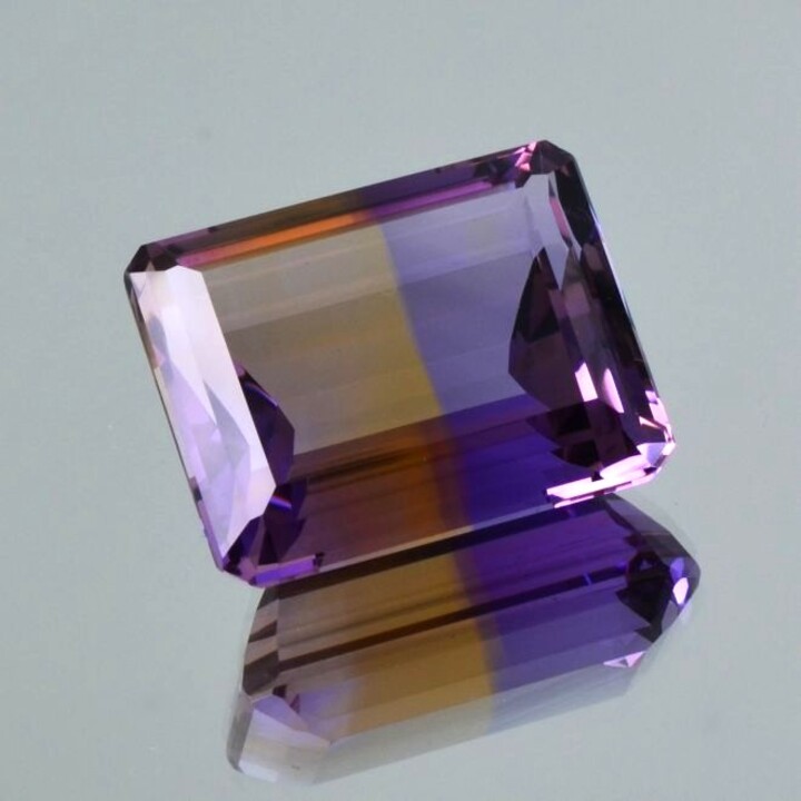 Ametrine octagon violett+gelb 45.37 ct.