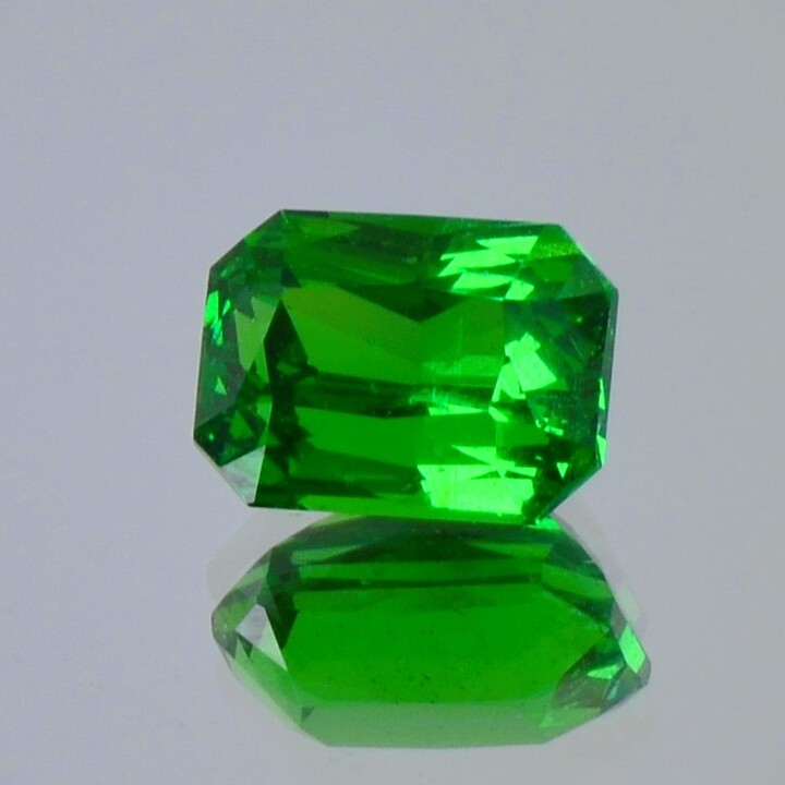Tsavorit Granat octagon-princess intensives Grün 3,30 ct.