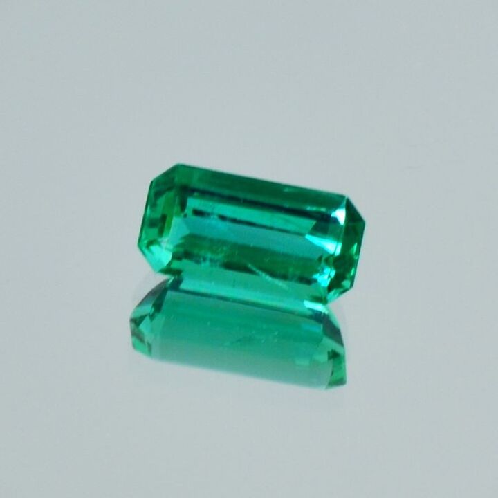 Smaragd octagon grün 1,58 ct.