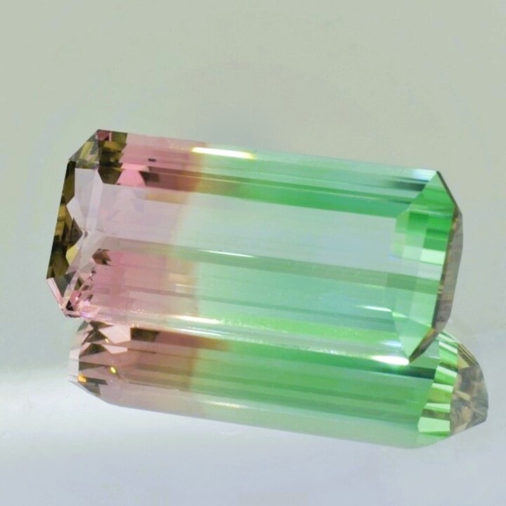 Bicolor-Turmalin octagon hellgrün+rosa 25,01 ct.