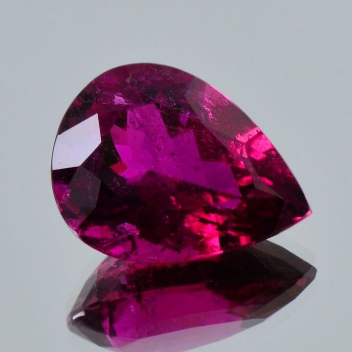 Rubellit Turmalin Tropfen purpurrot 20,290 ct