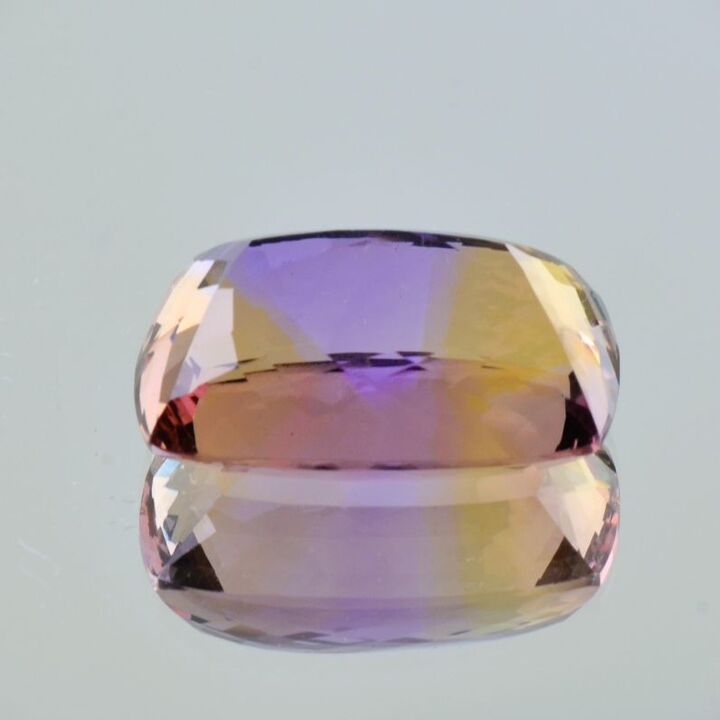 Ametrine cushion lila&gelb 27.27 ct.