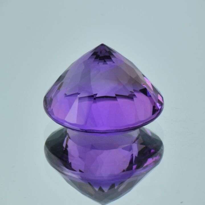Amethyst Rundschliff intense violet 28.73 ct