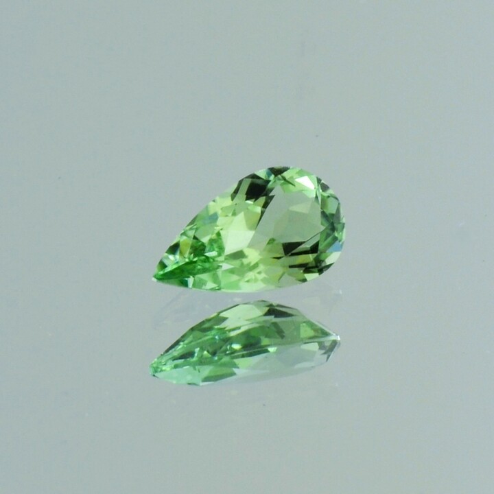 Turmalin Tropfen hellgrün 1,61 ct.