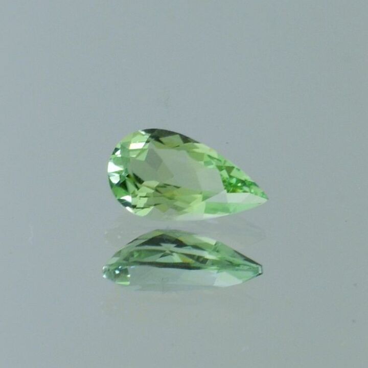 Turmalin Tropfen hellgrün 1,61 ct.