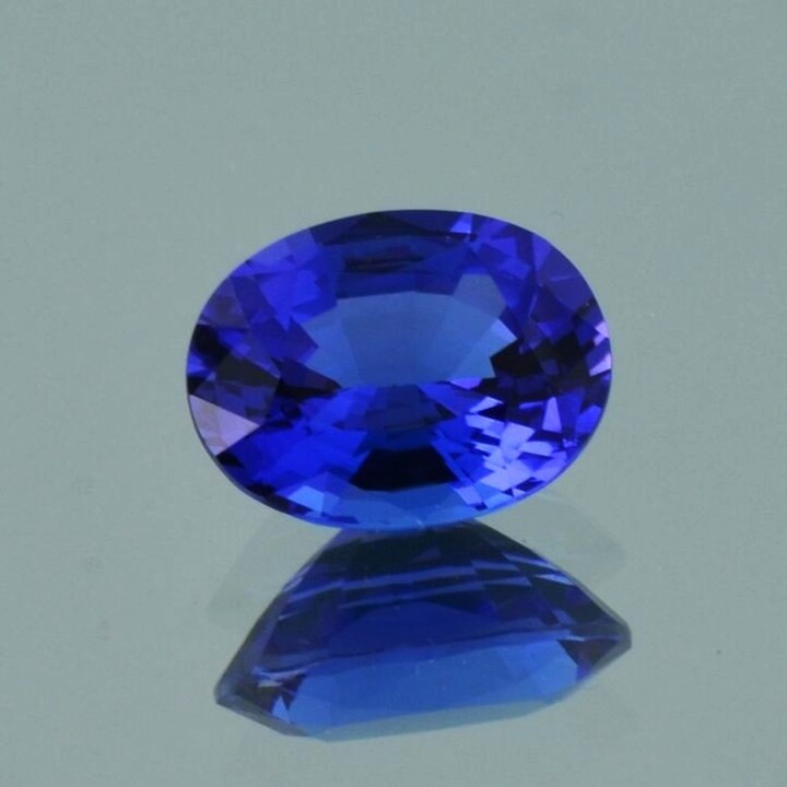 Tansanit oval intensivblau 5,46 ct