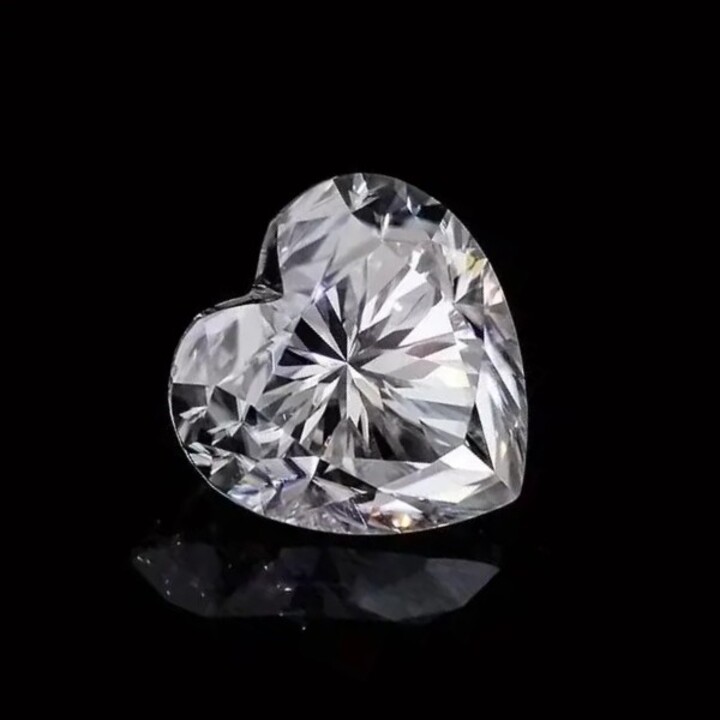 Diamond heart brillantiert hochfeines white (D) loupe clean 0.80 ct.