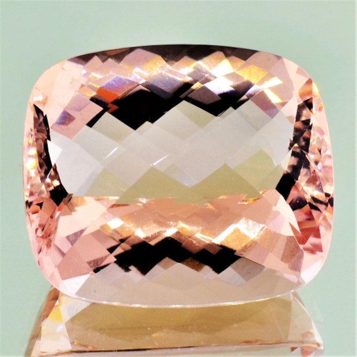Morganite Beryll cushion checkertop pink 79.84 ct.