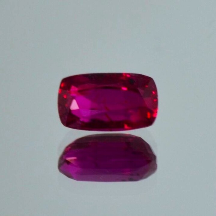 Ruby Kissenschliff pinkish red untreated 1.68 ct.