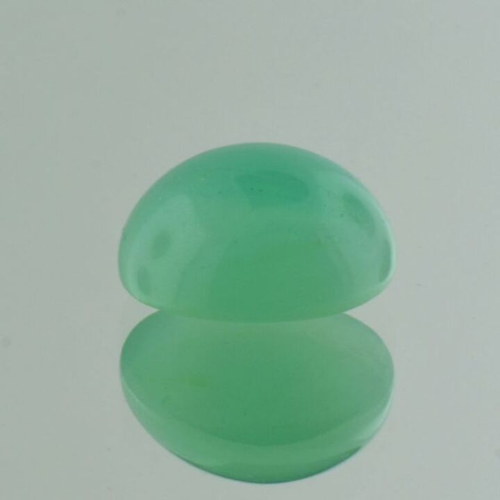 Smaragd Cabochon oval hellgrün 9,97 ct