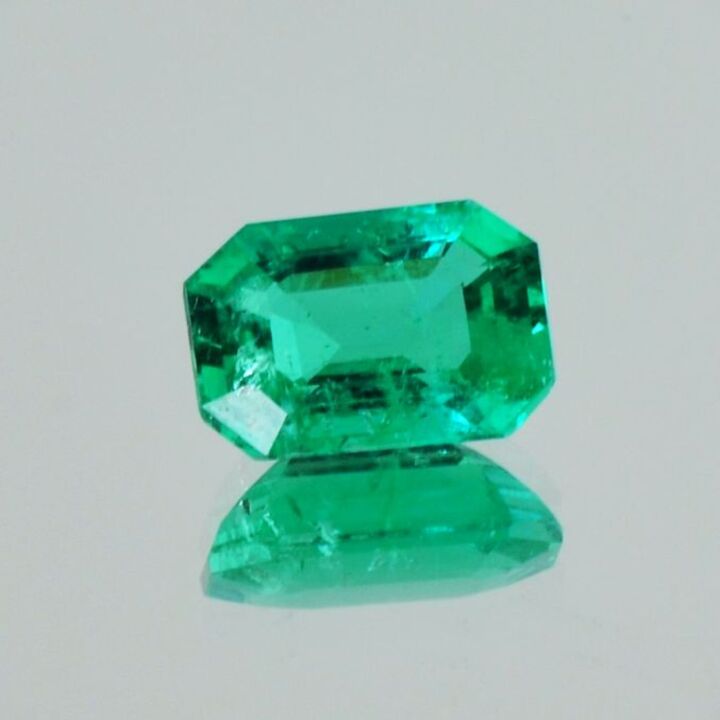 Smaragd octagon grün unbehandelt 2,89 ct.