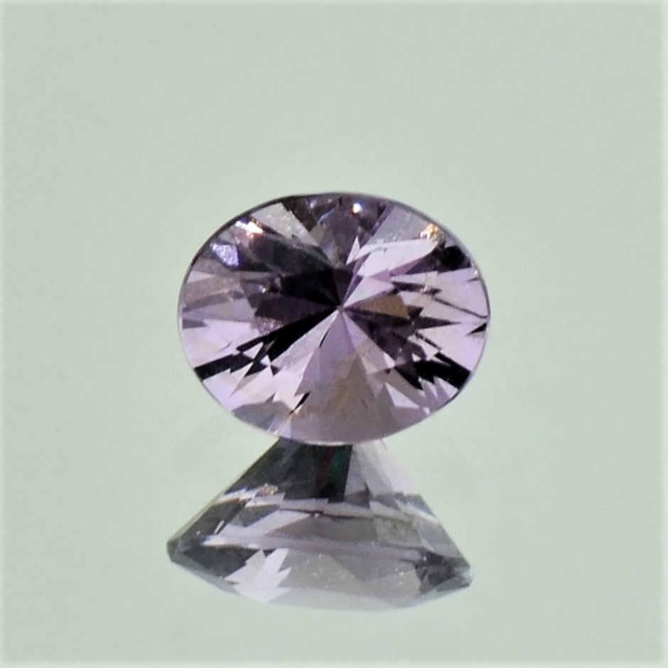 Spinell oval gräulich-flieder 1,18 ct