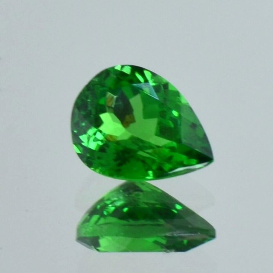 Tsavorite Garnet pear intense green 2.11 ct.