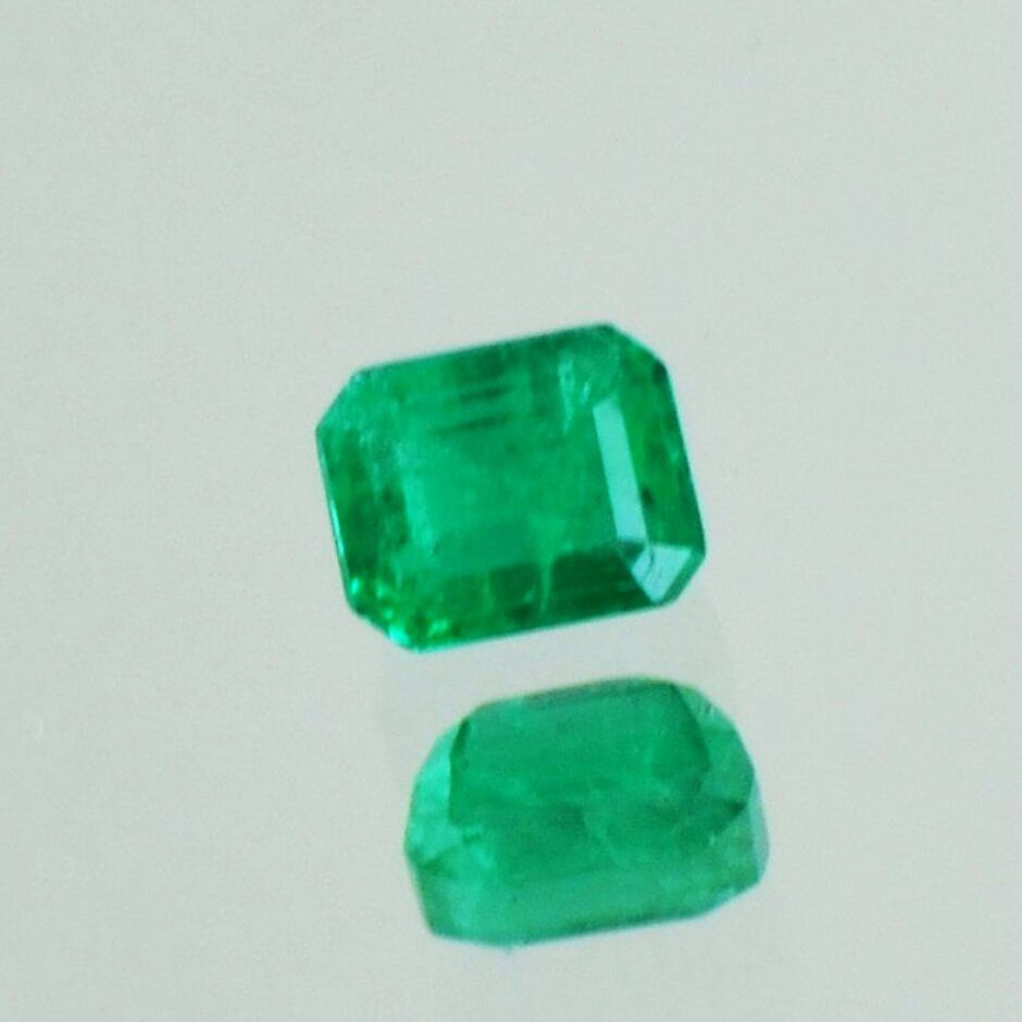 Emerald octagon green 0.56 ct