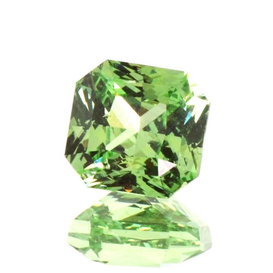 Garnet Grossularite octagon light green 5.03 ct.