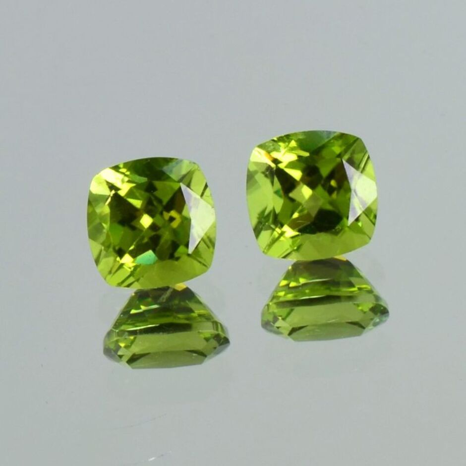 Peridot Duo antikquadrat grün 3,88 ct