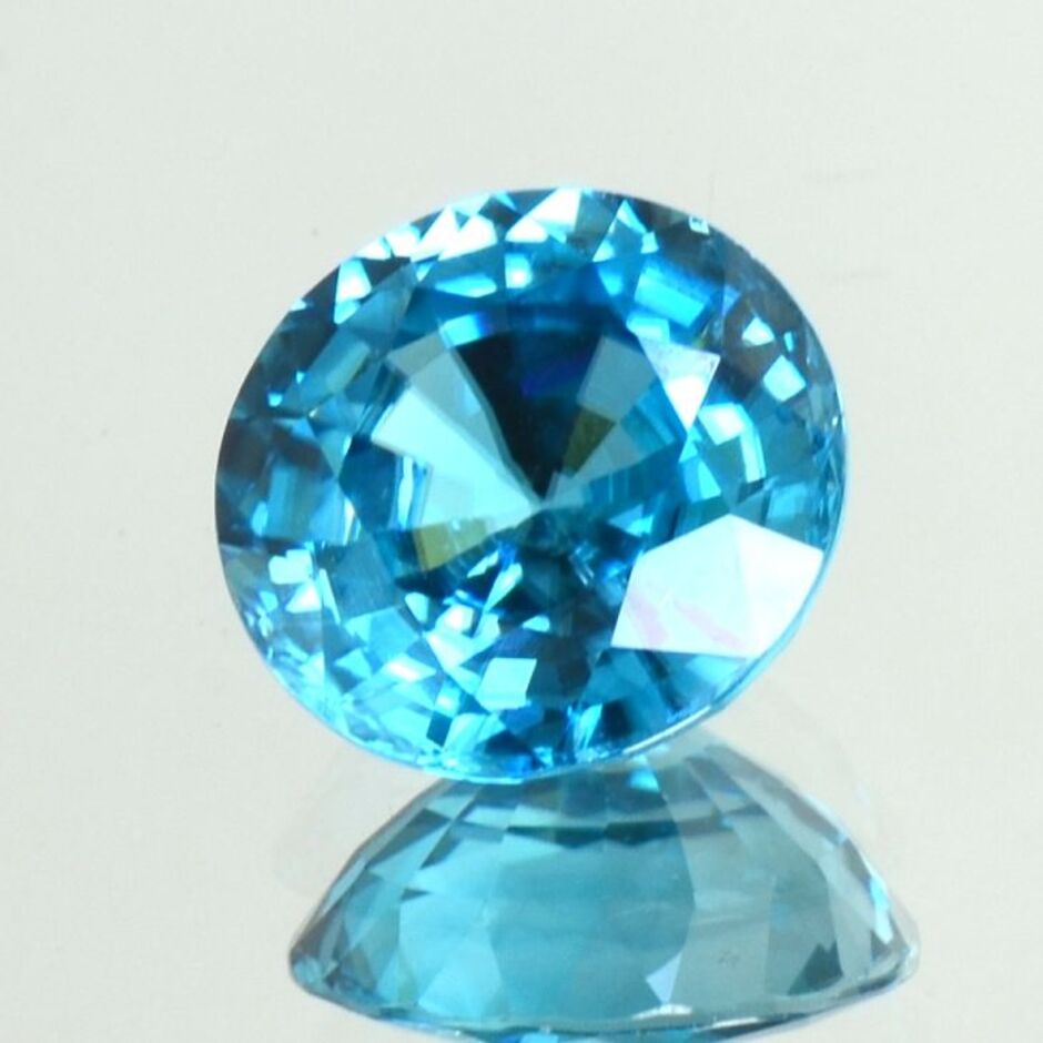 Zircon round blue 9.92 ct.