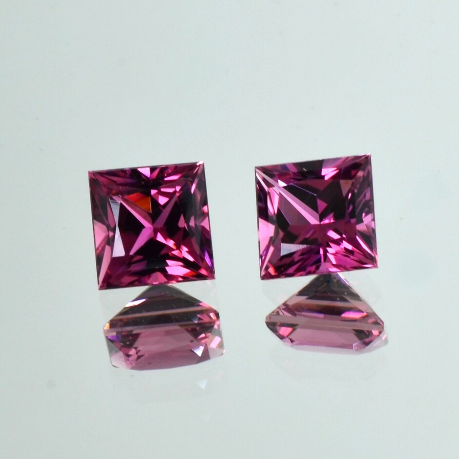 Tourmaline Pair princess purplish pink 3.84 ct.