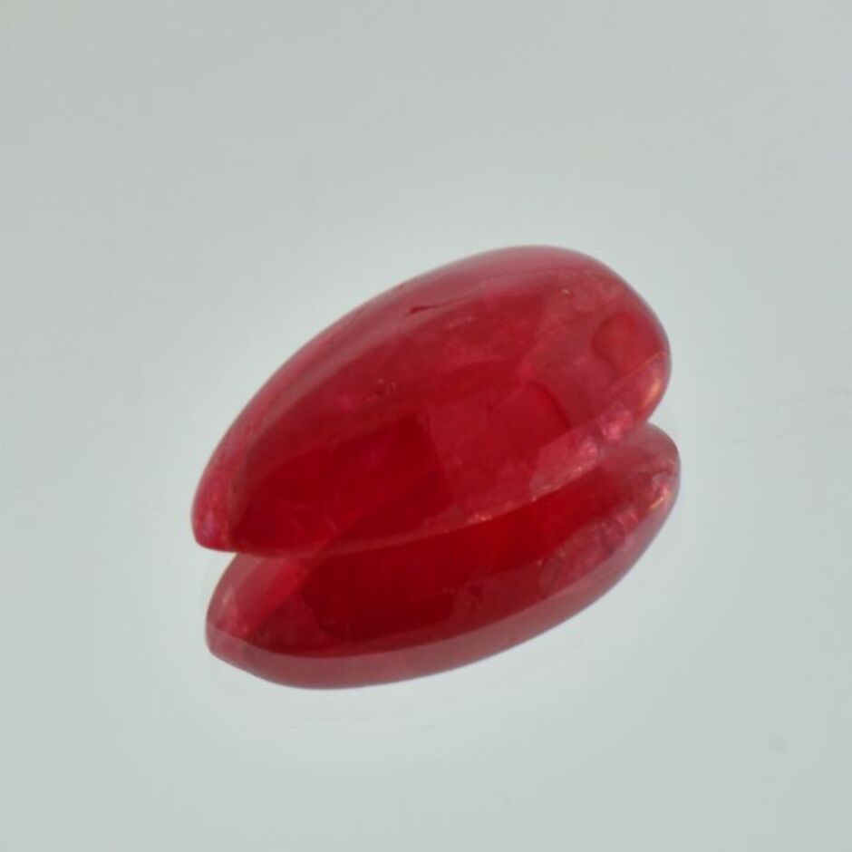 Rhodonite cabochon pear red 12.71 ct