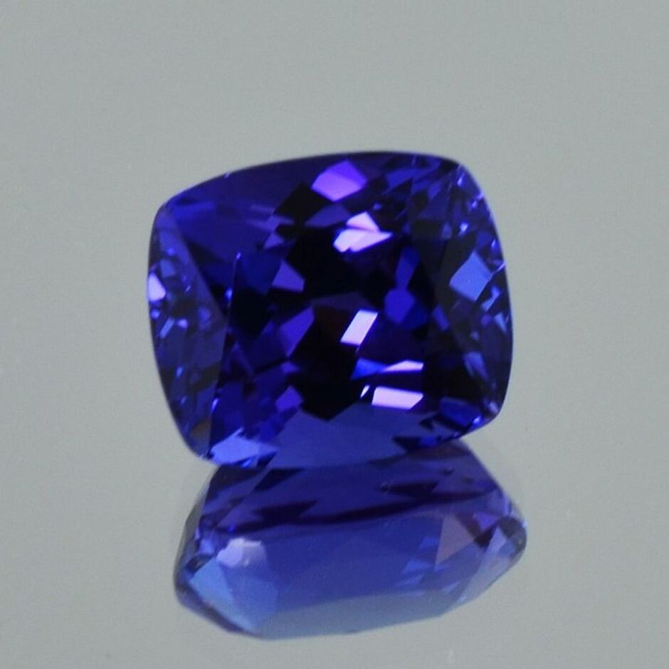 Tanzanite cushion intense Violettblau 6.31 ct.