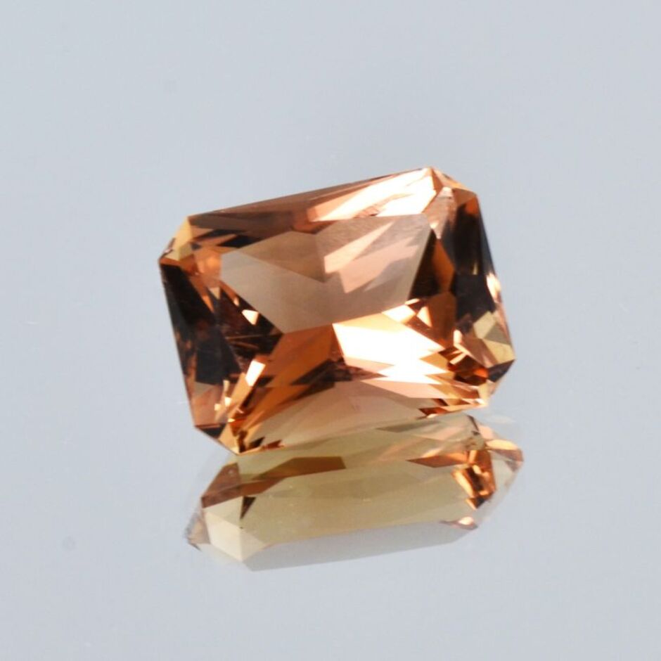 Topaz octagon-princess yellowish brown 11.23 ct