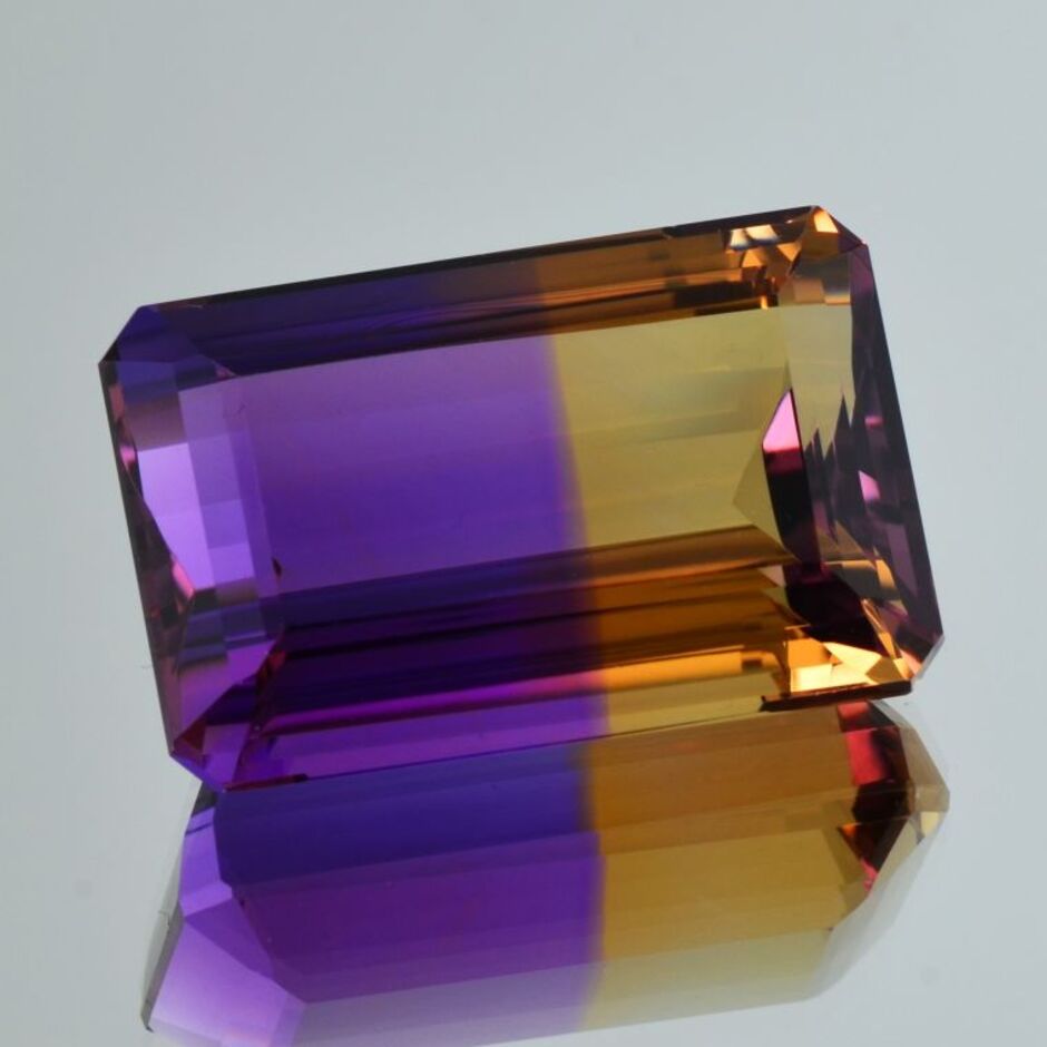 Ametrine octagon violett&gelb 65.81 ct.