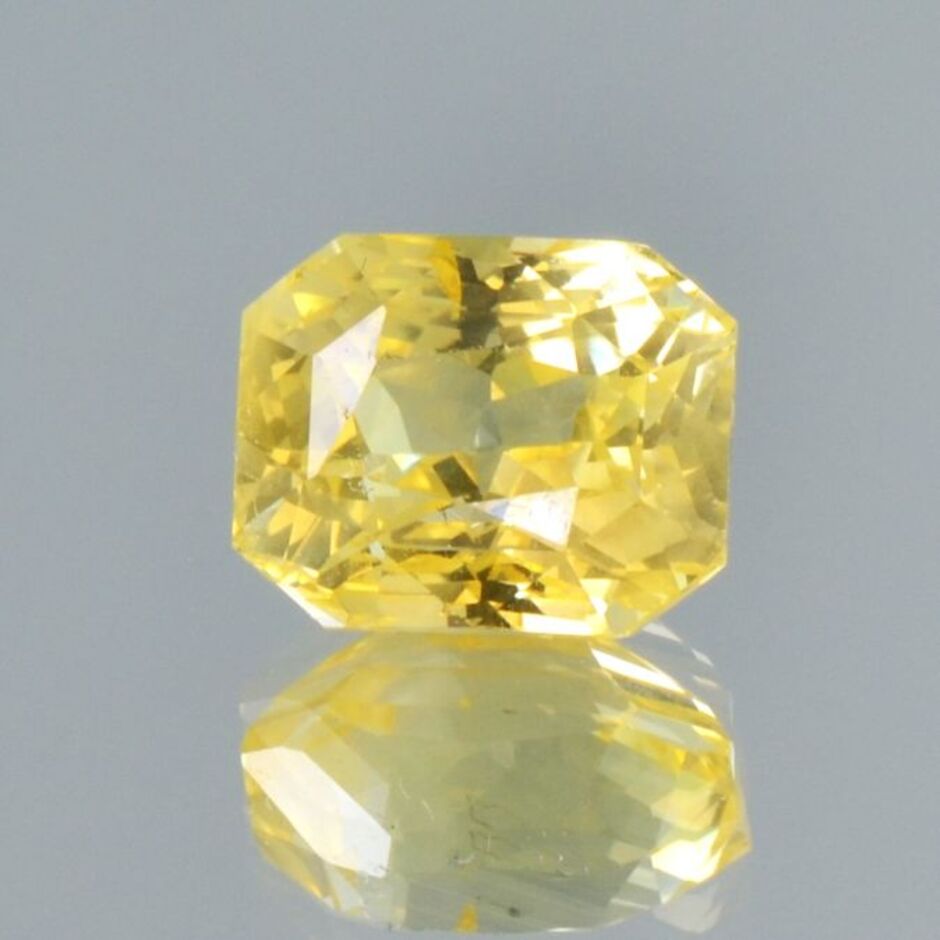 Sapphire octagon yellow untreated 5.99 ct.