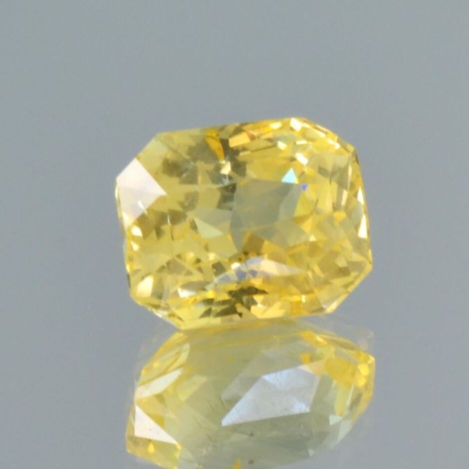 Sapphire octagon yellow untreated 5.99 ct.
